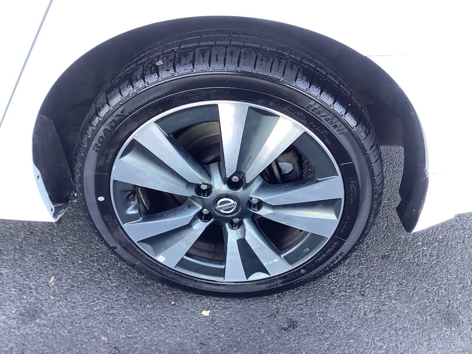 Used 2019 Nissan Sentra SV w/ Special Edition Package FWD image 7