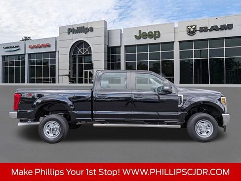 Used 2018 Ford F250 XL w/ Power Equipment Group AWD/4WD image 2
