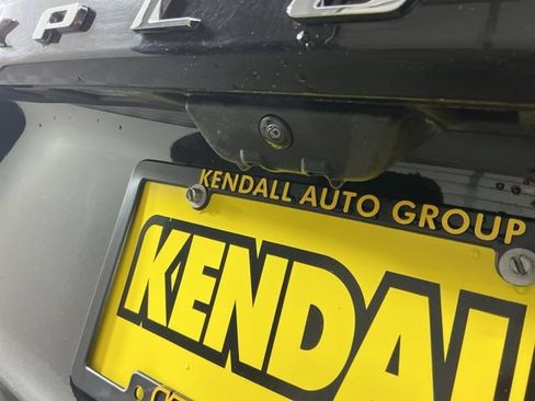Used 2025 Ford Explorer Active AWD/4WD image 9