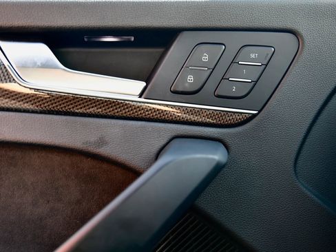 Used 2019 Audi SQ5 Premium Plus w/ Premium Plus Package image 10