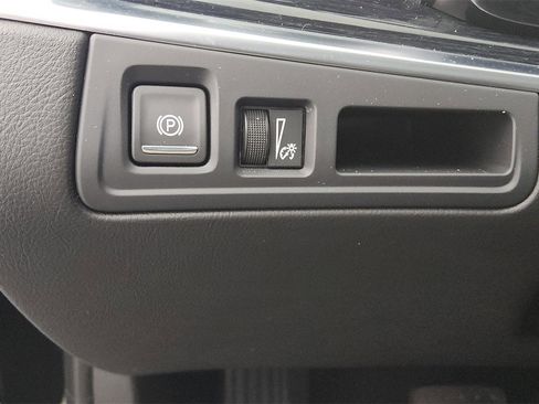 Used 2025 Cadillac XT5 Premium Luxury image 21