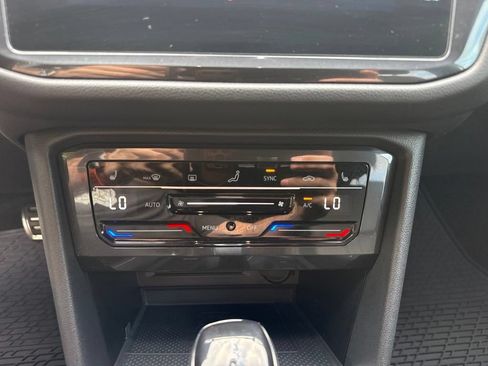 Used 2022 Volkswagen Tiguan SE R-Line FWD image 25
