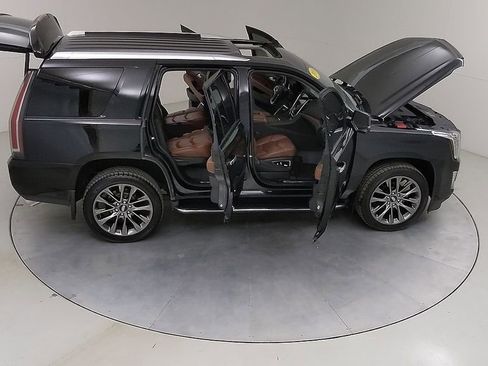 Used 2019 Cadillac Escalade Premium Luxury w/ Escalade Sport Edition AWD/4WD image 51