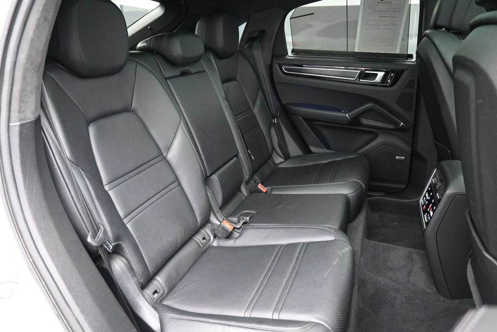 Used 2021 Porsche Cayenne GTS AWD/4WD image 27