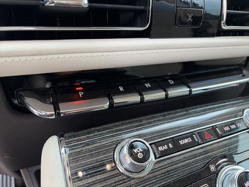 Used 2024 Lincoln Aviator Black Label w/ Dynamic Handling Package image 32