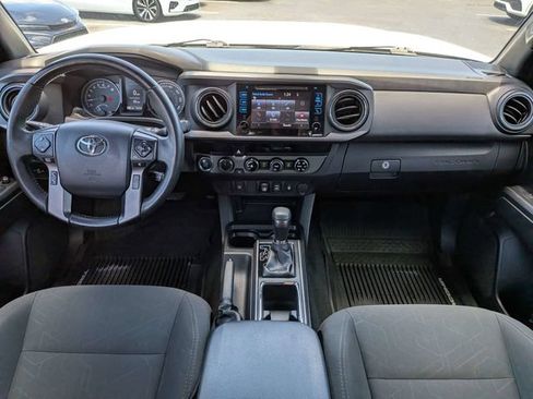 Used 2018 Toyota Tacoma TRD Off-Road AWD/4WD image 16