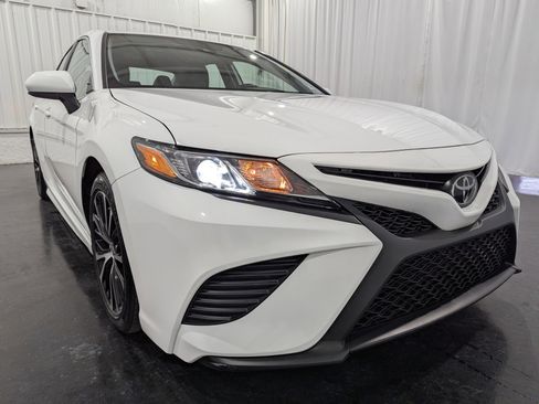 Used 2020 Toyota Camry SE image 5