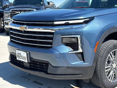 Used 2025 Chevrolet Traverse LT w/ Driver Confidence Package AWD/4WD image 43
