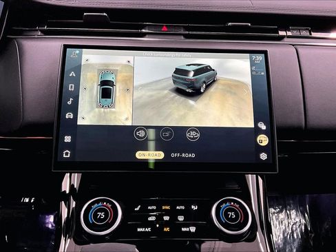 Used 2023 Land Rover Range Rover Sport SE image 25