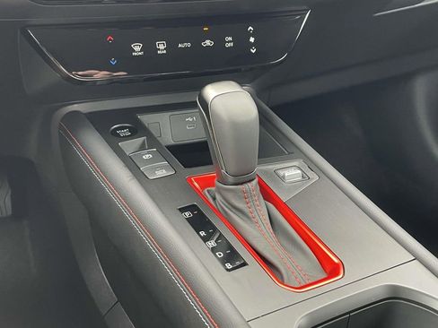 New 2025 Nissan Kicks SR image 30