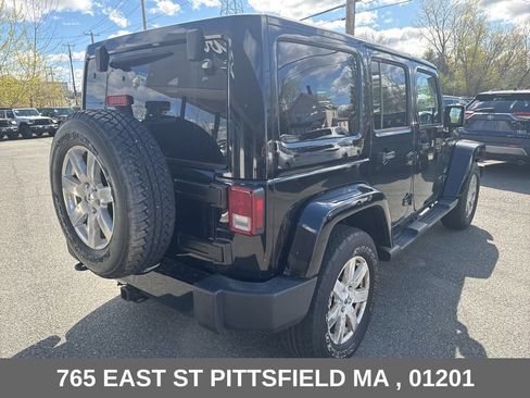 Used 2017 Jeep Wrangler Unlimited Sahara w/ Max Tow Package AWD/4WD image 8