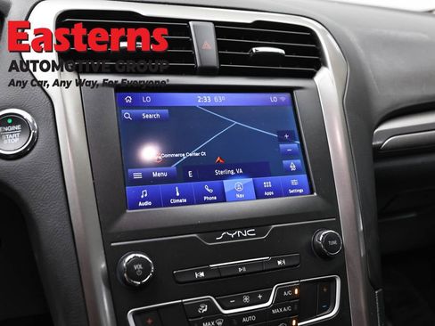 Used 2020 Ford Fusion SE FWD image 19