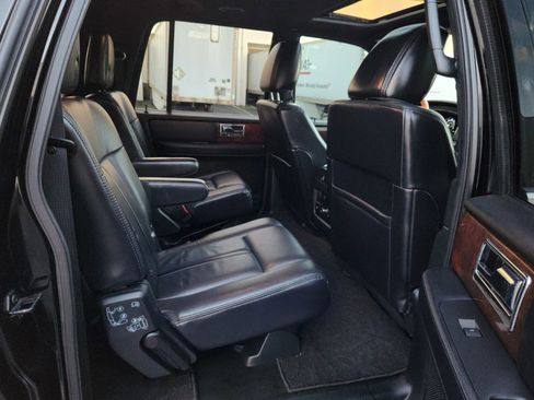 Used 2016 Lincoln Navigator L Select image 15