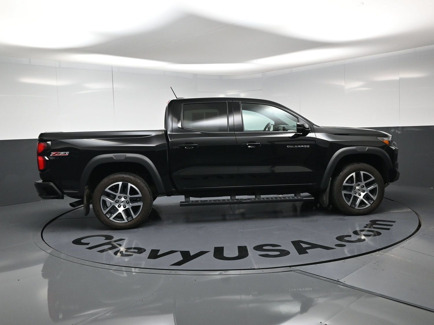 Used 2024 Chevrolet Colorado Z71 w/ Z71 Convenience Package 2 AWD/4WD image 16