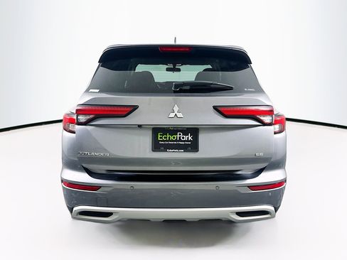 Used 2023 Mitsubishi Outlander SE image 7