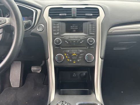 Used 2018 Ford Fusion S FWD image 18