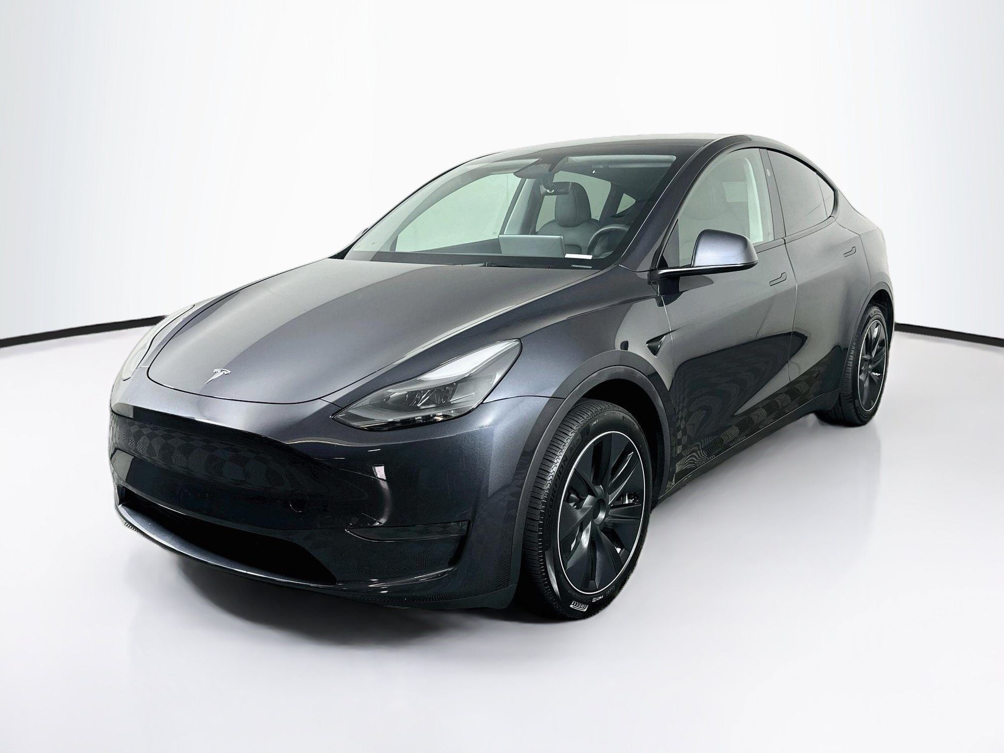 Used 2024 Tesla Model Y Long Range AWD/4WD image 3