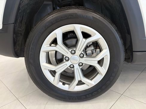 Used 2024 Jeep Compass Latitude AWD/4WD image 40