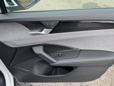 Used 2025 Volkswagen Tiguan S image 31