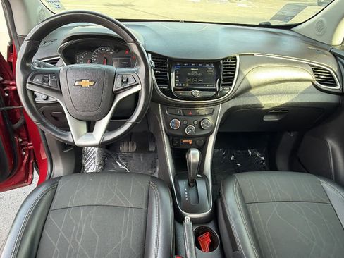 Used 2019 Chevrolet Trax LT w/ LT Convenience Package image 26
