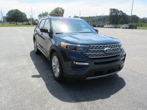 Used 2022 Ford Explorer Limited w/ Equipment Group 301A RWD image 7