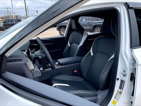 Used 2026 Toyota Camry SE w/ Convenience Package image 8