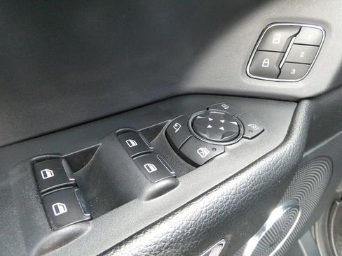 Used 2020 Ford Expedition XLT w/ Equipment Group 202A AWD/4WD image 26