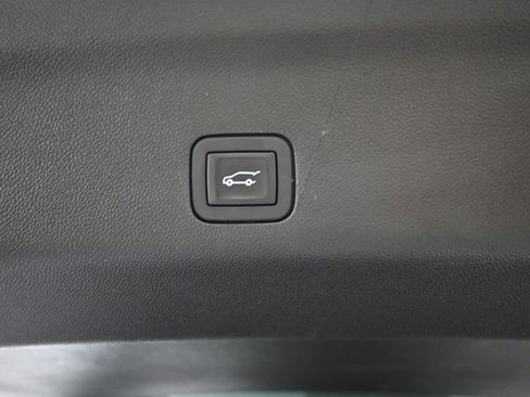 Used 2025 GMC Yukon Denali image 15