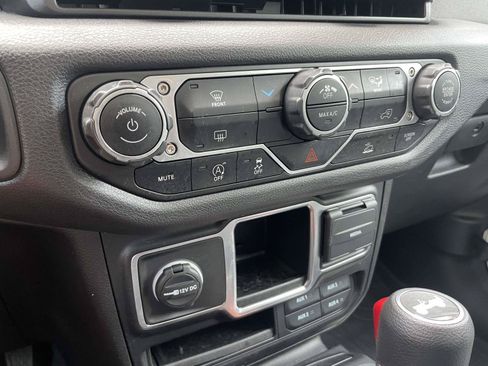 Used 2024 Jeep Wrangler Unlimited Sport AWD/4WD image 14