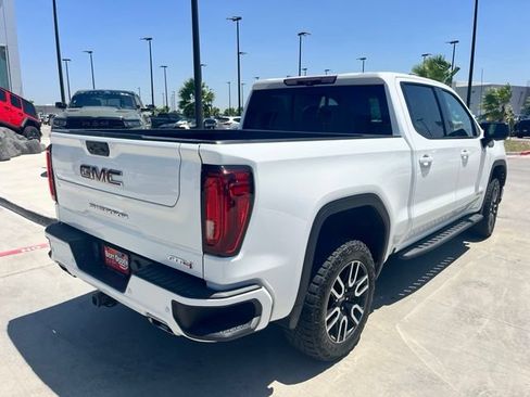 Used 2023 GMC Sierra 1500 AT4 w/ AT4 Premium Package AWD/4WD image 8