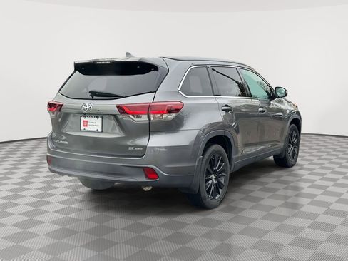 Used 2019 Toyota Highlander SE image 7