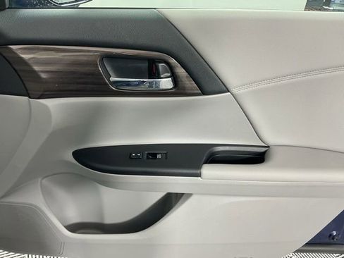 Used 2016 Honda Accord EX image 13