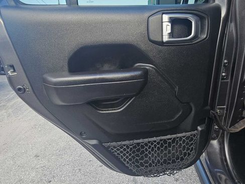 Used 2021 Jeep Gladiator Sport AWD/4WD image 25