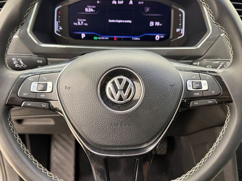 Used 2021 Volkswagen Tiguan SEL AWD/4WD image 11