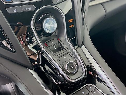 Used 2024 Acura RDX SH-AWD image 17