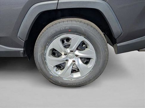 Used 2022 Toyota RAV4 LE FWD image 29
