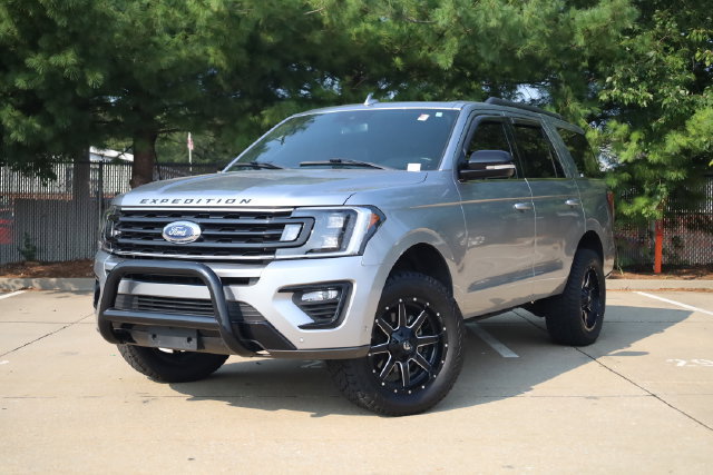 Used 2021 Ford Expedition Limited AWD/4WD image 2