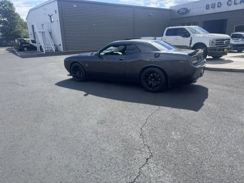 Used 2016 Dodge Challenger R/T Scat Pack w/ Leather Interior Group RWD image 8