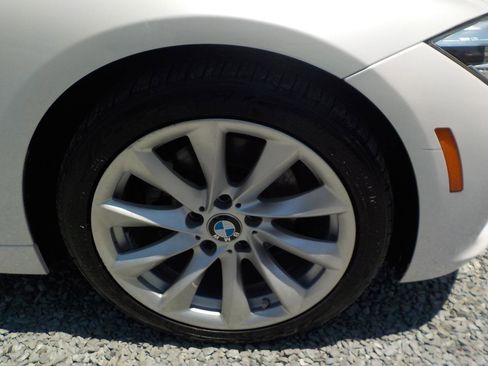 Used 2018 BMW 320i xDrive Sedan w/ Convenience Package AWD/4WD image 32