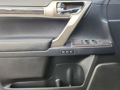 Used 2020 Lexus GX 460 Premium image 23
