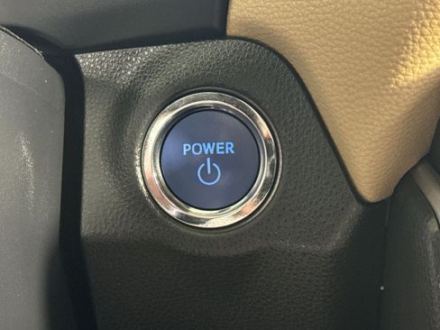 Used 2022 Toyota RAV4 XLE Premium AWD/4WD image 43