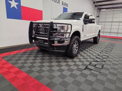 Used 2020 Ford F250 Lariat w/ Lariat Ultimate Package AWD/4WD image 3