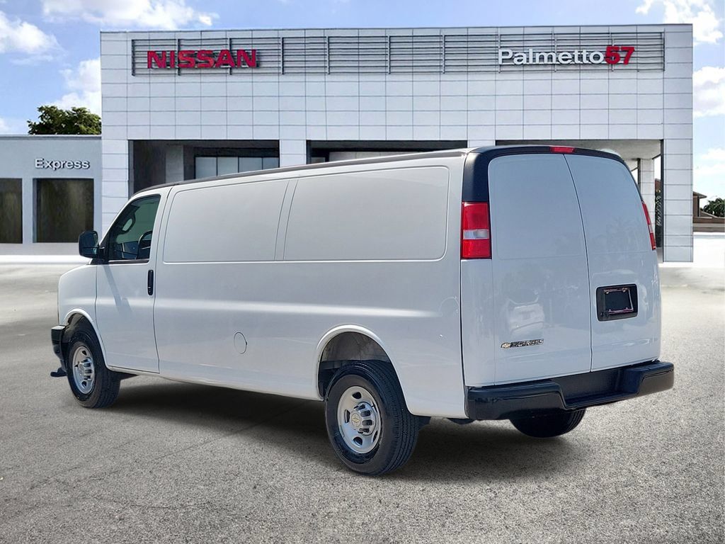 Used 2025 Chevrolet Express 2500 Extended w/ Driver Convenience Package RWD image 4