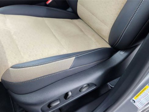 Used 2026 Chevrolet Equinox ACTIV FWD image 18