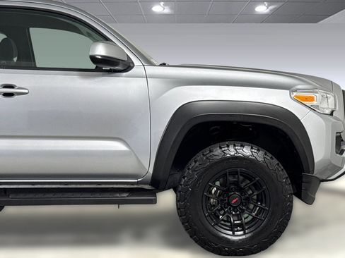 Used 2022 Toyota Tacoma SR5 image 32
