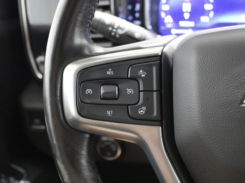 Used 2022 Chevrolet Silverado 1500 LT AWD/4WD image 40