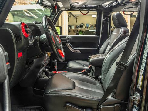 Used 2014 Jeep Wrangler Unlimited Rubicon AWD/4WD image 46