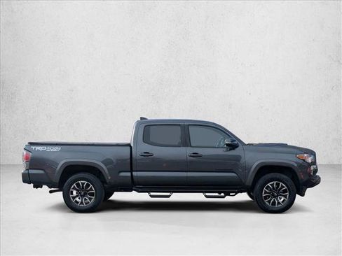 Used 2022 Toyota Tacoma TRD Sport w/ Technology Package image 4