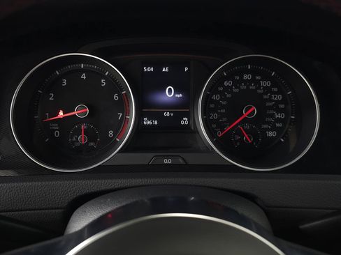 Used 2016 Volkswagen GTI SE FWD image 17