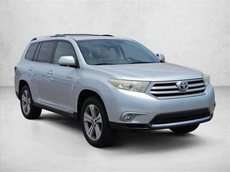 Used 2013 Toyota Highlander Limited FWD video 3